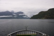 Blick von der Fähre über den Lyngenfjord